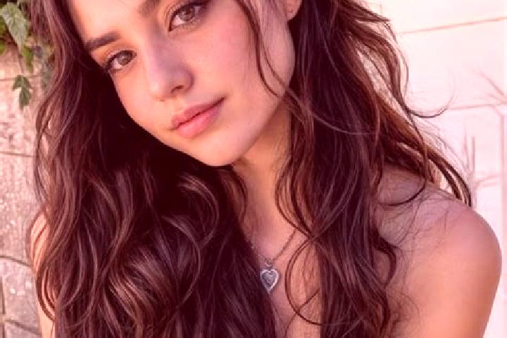 Emily, 25, a red hazel-eyed mediterranean companion based in Sora. Offering Girlfriend Experience, Prostate Massage, A-Level, Party Girl. Available for incal...