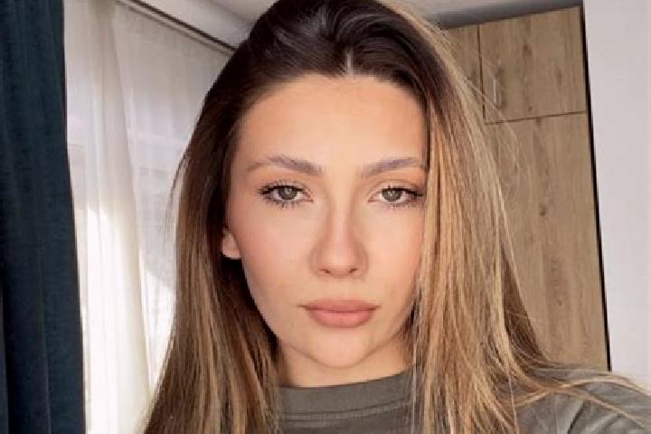 Emily, 25 — Escort in Camarasu, Romania