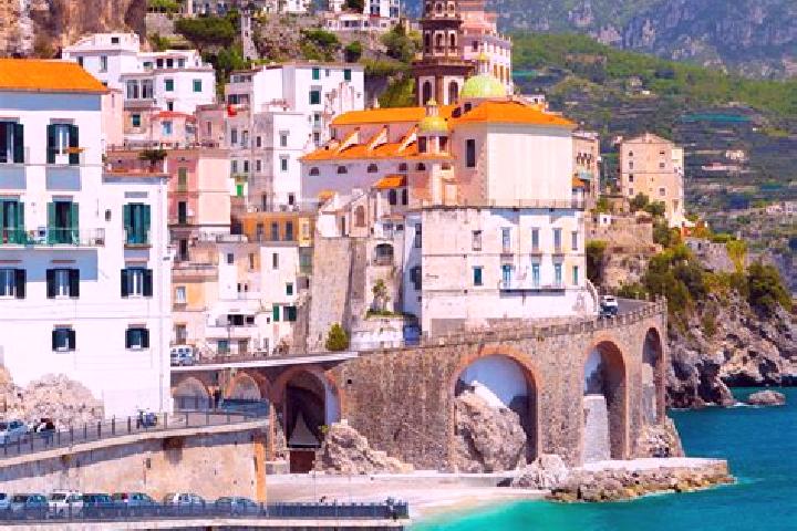 Emily, 25 — Escort in Filandari, Italy