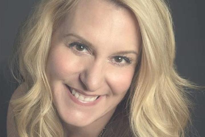 Emily, 25 — Escort in Rollinsford, United States