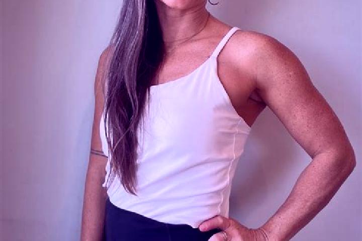 Emily, 25 — Escort in Sahms, Germany