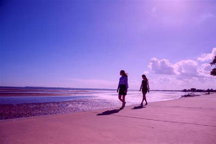 Emily, 25 — Escort in Sandgate, Australia