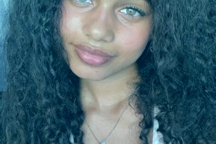 Emily, 26, a black hazel-eyed mixed companion based in Paranatama. Offering Couples, CIM, Roleplay, Party Girl. Available for incall and outcall, day and eve...