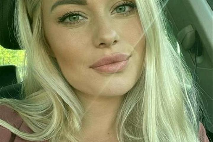 Emily, 26, a blonde hazel-eyed caucasian companion based in Saceni. Offering Roleplay, Massage, Striptease, Travel Companion, Domination. Available for incal...