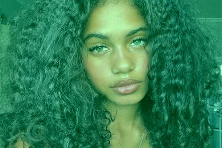 Emily, 26, a chestnut blue-eyed ebony companion based in Schoenering. Offering OWO, A-Level. Available for incall and outcall, overnight bookings available.