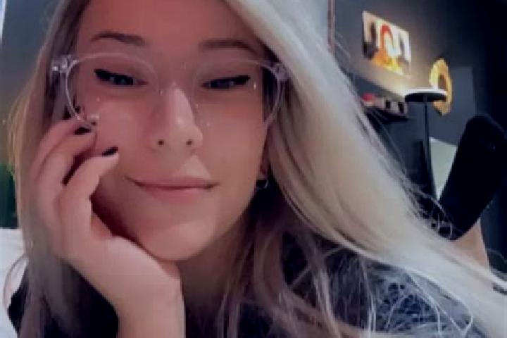 Emily, 26, a platinum blonde grey-eyed caribbean companion based in Sao Joao da Varjota. Offering Couples, Prostate Massage. Available for incall and outcall...