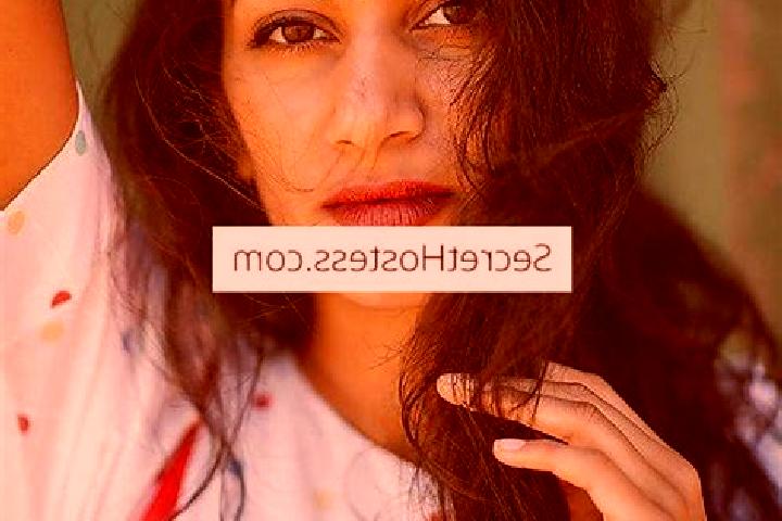 Emily, 26, a red blue-eyed indian companion based in Ebenhaeser. Offering 69, Party Girl, Erotic Massage. Available for incall and outcall, overnight booking...