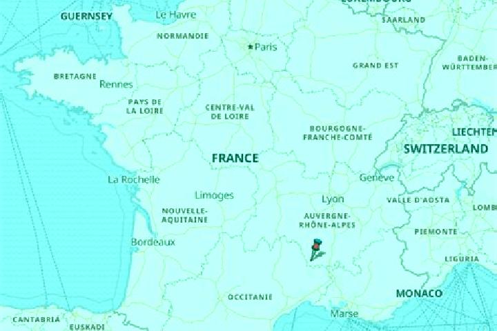 Emily, 26 — Escort in Champagnac-de-Belair, France