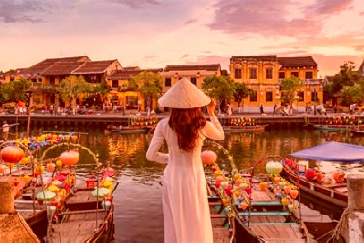 Emily, 26 — Escort in Di An, Vietnam