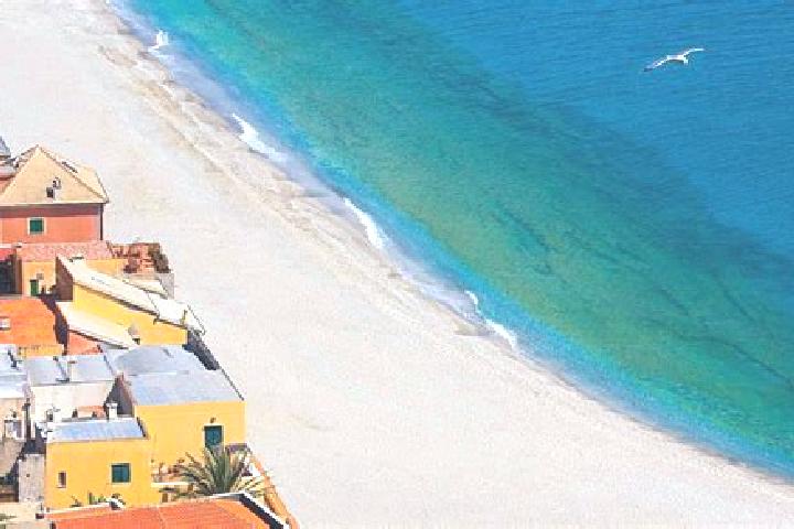 Emily, 26 — Escort in Finale Ligure, Italy