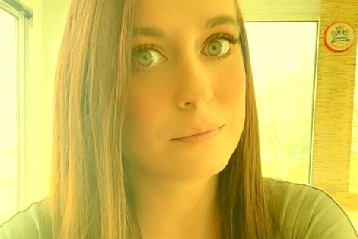 Emily, 26 — Escort in Fortville, United States