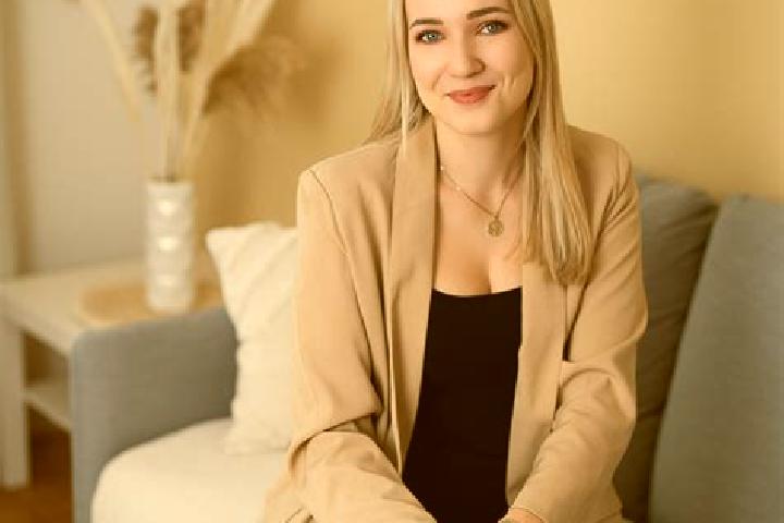 Emily, 26 — Escort in Niederneukirchen, Austria