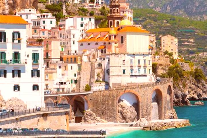 Emily, 26 — Escort in Pieranica, Italy