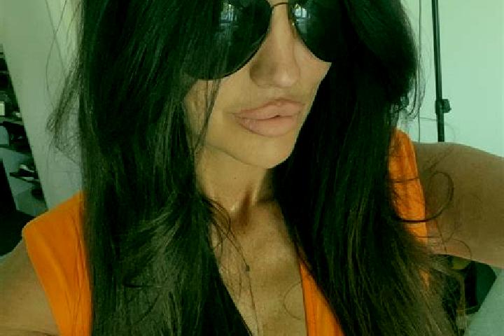 Emily, 26 — Escort in Saint-Renan, France