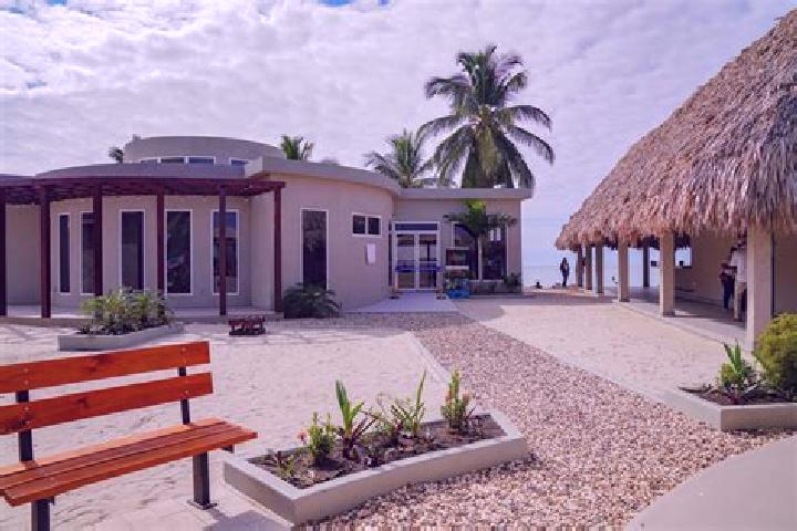 Emily, 26 — Escort in Seine Bight Village, Belize