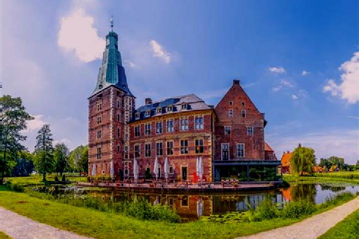 Emily, 26 — Escort in Vreden, Germany