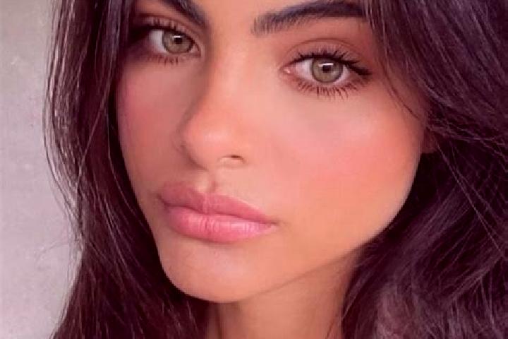 Emily, 27, a brunette brown-eyed caucasian companion based in Pinner. Offering Prostate Massage, BDSM, Massage. Available for incall and outcall, day and eve...