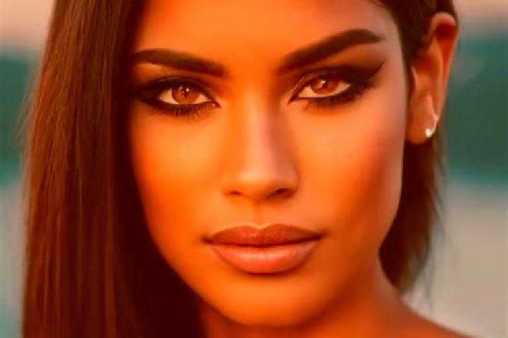 Emily, 27, a chestnut amber-eyed latina companion based in Pomahan. Offering Erotic Massage, Girlfriend Experience, CIM. Available for incall and outcall, ov...