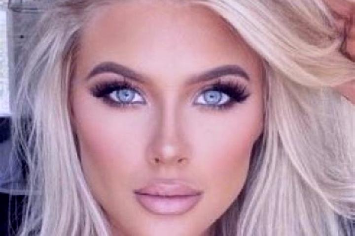 Emily, 27, a platinum blonde dark-eyed middle eastern companion based in Jonzieux. Offering CIM, Massage, Deep French Kissing, Girlfriend Experience. Availab...