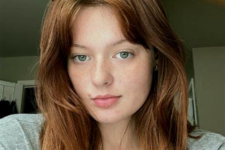 Emily, 27, a red brown-eyed latina companion based in Las Pinas. Offering OWO, CIM, Striptease, Dinner Date, Tantra. Available for incall and outcall, overni...