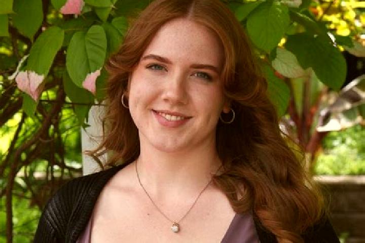Emily, 27 — Escort in Bienfait, Canada