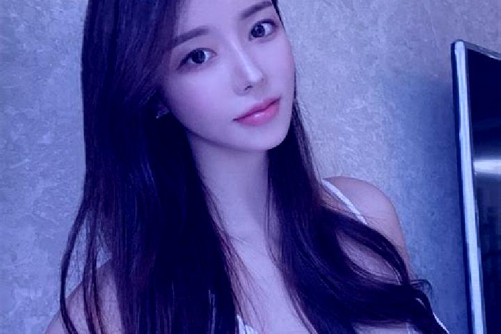 Emily, 27 — Escort in Maiwang, China