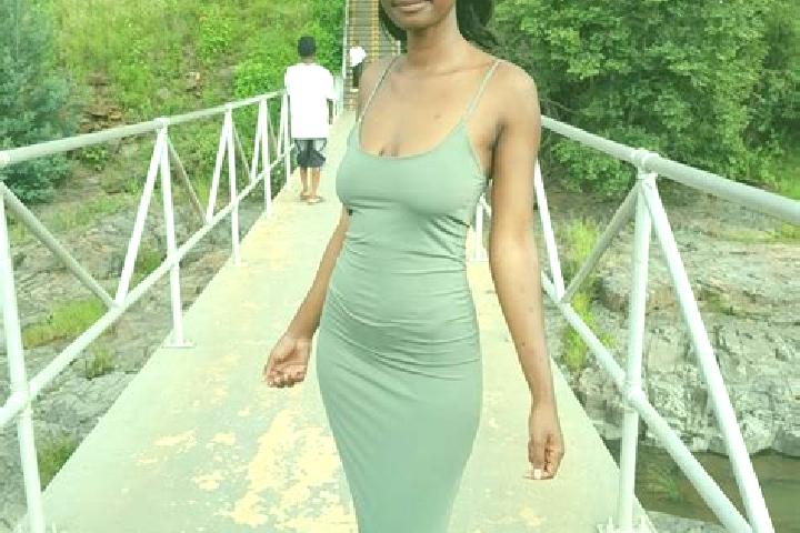 Emily, 27 — Escort in Maviljan B, South Africa