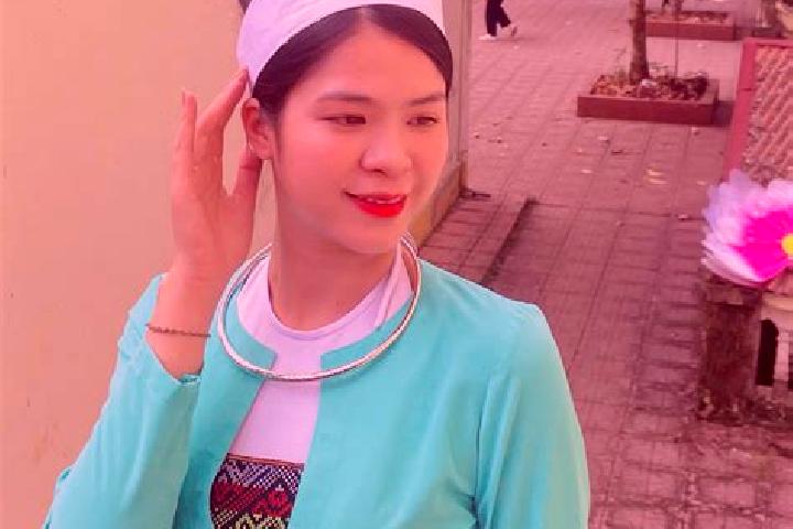 Emily, 27 — Escort in Muong Xen, Vietnam