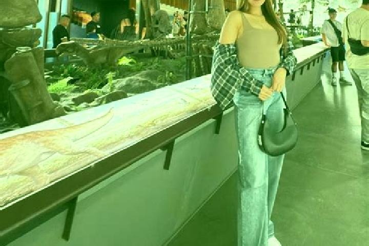 Emily, 27 — Escort in Nalus, Philippines