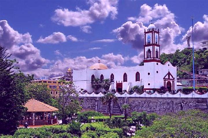 Emily, 27 — Escort in Papantla de Olarte, Mexico