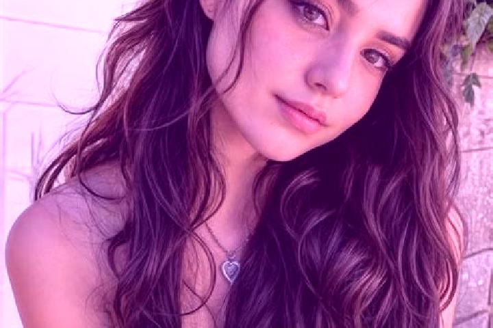 Emily, 28, a auburn amber-eyed caribbean companion based in Sarzeh. Offering Prostate Massage, BDSM, Girlfriend Experience. Available for incall and outcall,...