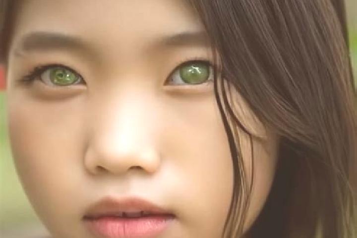 Emily, 28, a black green-eyed asian companion based in Mraclin. Offering GFE, Overnight. Available for incall and outcall, day and evening dates.