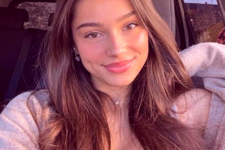 Emily, 28, a brunette green-eyed caribbean companion based in Cilaos. Offering Dinner Date, Girlfriend Experience, Tantra, Travel Companion, Party Girl. Avai...