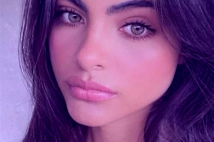 Emily, 28, a brunette green-eyed latina companion based in Santiago Michac. Offering Travel Companion, Tantra, Domination, Couples. Available for incall and ...