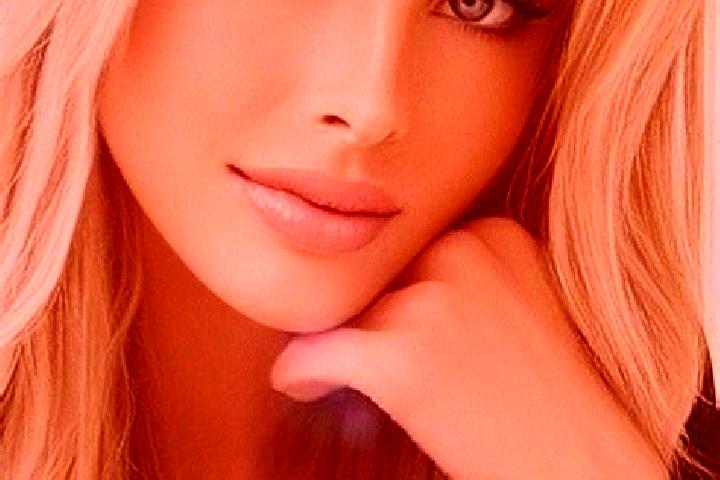 Emily, 28, a dark blonde blue-eyed caucasian companion based in Mazy. Offering Duos, Overnight. Available for incall and outcall, day and evening dates.