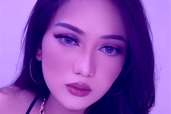 Emily, 28 — Escort in Bodeh, Indonesia