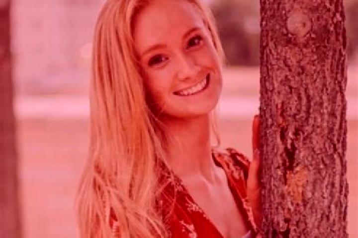 Emily, 28 — Escort in Carmichael, United States