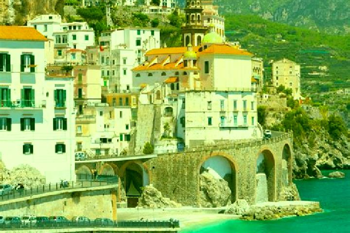 Emily, 28 — Escort in Talocci, Italy