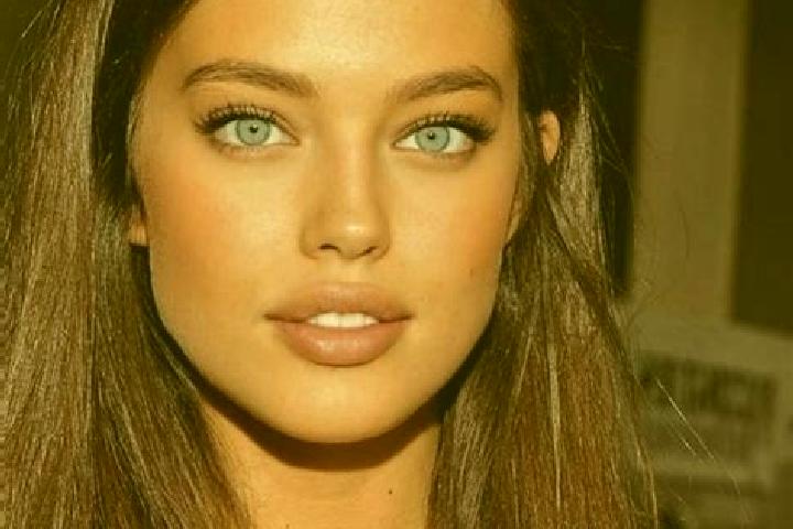 Emily, 29, a chestnut dark-eyed middle eastern companion based in Iraceminha. Offering A-Level, Girlfriend Experience, Dinner Date, GFE, Party Girl. Availabl...