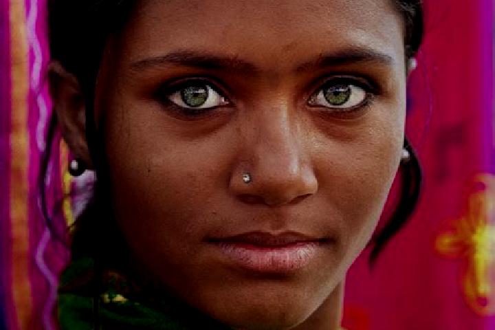 Emily, 29, a red green-eyed indian companion based in Chifeng. Offering CIM, Fetish, Tantra, Travel Companion, BDSM. Available for incall and outcall, overni...