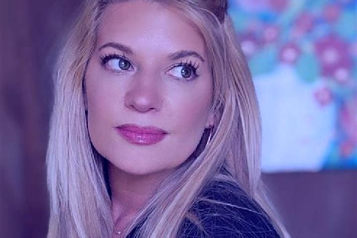 Emily, 29 — Escort in Elsa, United States