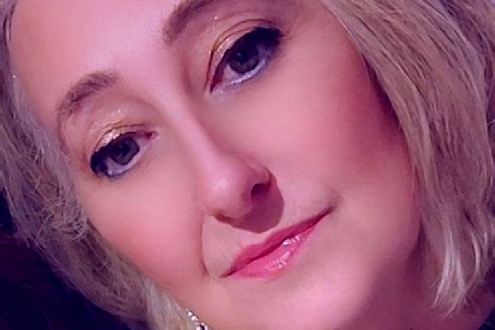Emily, 29 — Escort in Lezoux, France