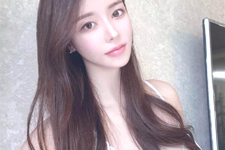 Emily, 29 — Escort in Nanhezhong, China