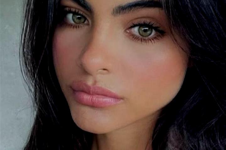 Emily, 30, a black grey-eyed indian companion based in Loraine. Offering CIM, 69, Fetish. Available for incall and outcall, day and evening dates.