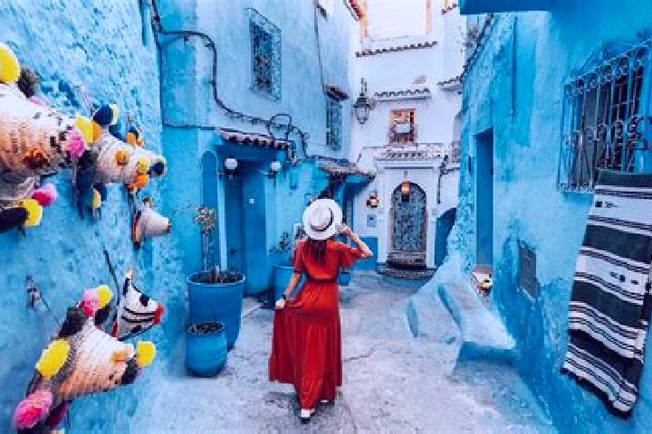 Emily, 30 — Escort in Dar Chaoui, Morocco