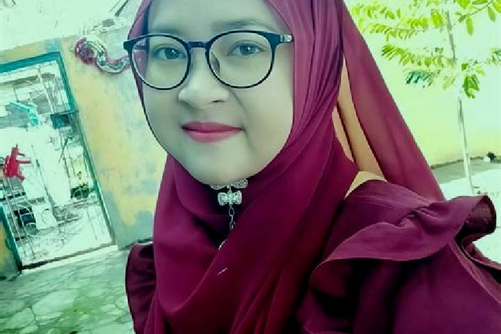 Emily, 30 — Escort in Mranggen, Indonesia