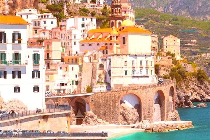 Emily, 30 — Escort in Pezzaze, Italy