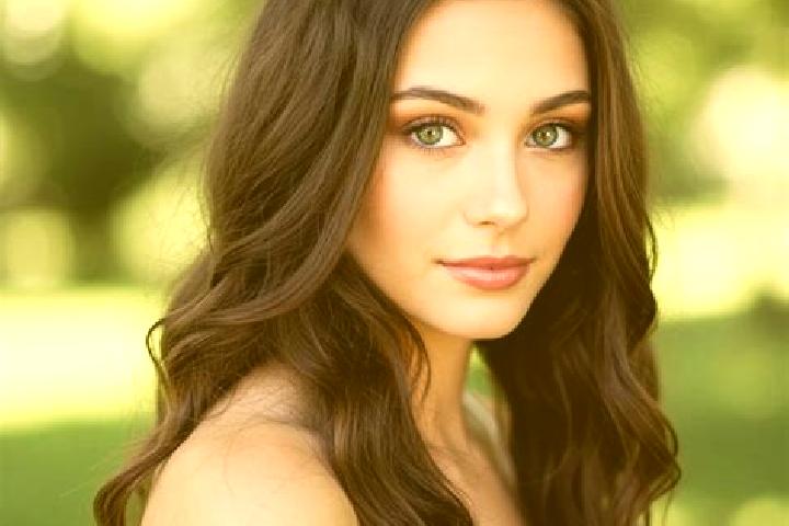 Emily, 31, a chestnut hazel-eyed mixed companion based in Cauaceu. Offering OWO, Dinner Date, Domination. Available for incall and outcall, day and evening d...
