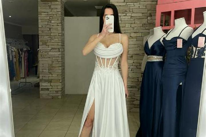 Emily, 31 — Escort in Blancas, Spain
