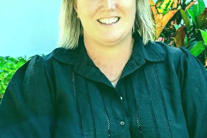 Emily, 31 — Escort in Isaacs, Australia